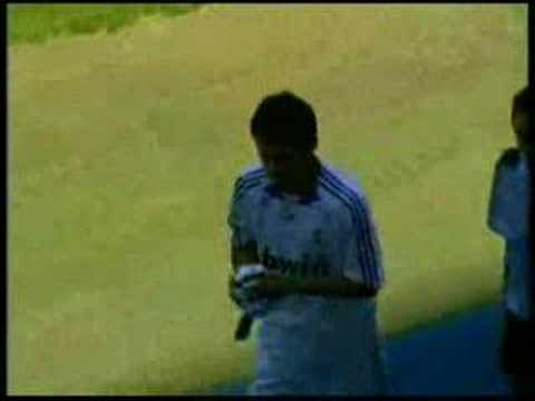 Javier Saviola Presentation