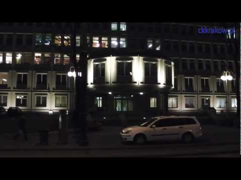 Biurowiec Nafta Kraków wieczorem