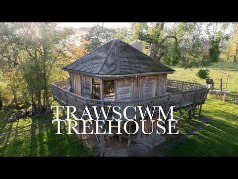 Exploring a Hand Built Luxury Tiny House Treehouse (Airbnb Tour)