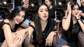 Download lagu Seksinya neng Dinda Pakai rok mini 🥰🥰🥰 mp3