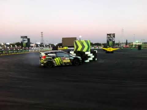 SLIDES AND SOUND: Kenneth ‘Ken’ Block Burnout At Gymkhana 2017 Carnival City SLIDES AND SOUND: Kenneth ‘Ken’ Block Burnout At Gymkhana 2017 Carnival City