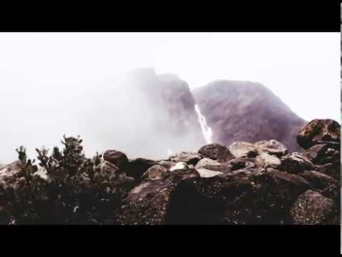 Bestiger Sveriges högsta berg (Kebnekaise)