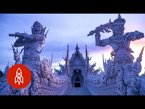 タイの白壁寺院の建築の不思議 (The Architectural Wonders of Thailand's White Temple)