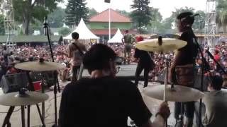 Download lagu Stand Here Alone   Kita Lawan Mereka Live Cimahi mp3