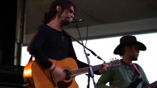 Un nudo en la garganta (En directo- Festival Corrala Rock)- Heredians