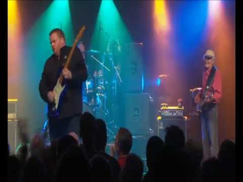 Danny Bryant's RedeyeBand - Night Life Live In Holland (2012)-Tell Me.flv