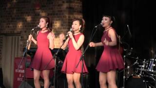 The Barberettes / 바버렛츠 - Jingle Bells | Night Market, Melbourne 2015