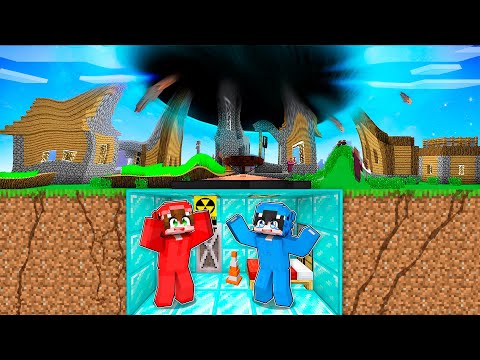 Base Segura vs AGUJERO NEGRO GIGANTE - Minecraft