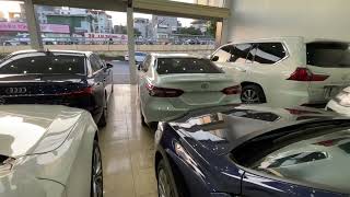 Download the video "Toyota Camry 2.0Q sản xuất 2023 rẻ hơn thị trường 100 cho các bác cân đối"