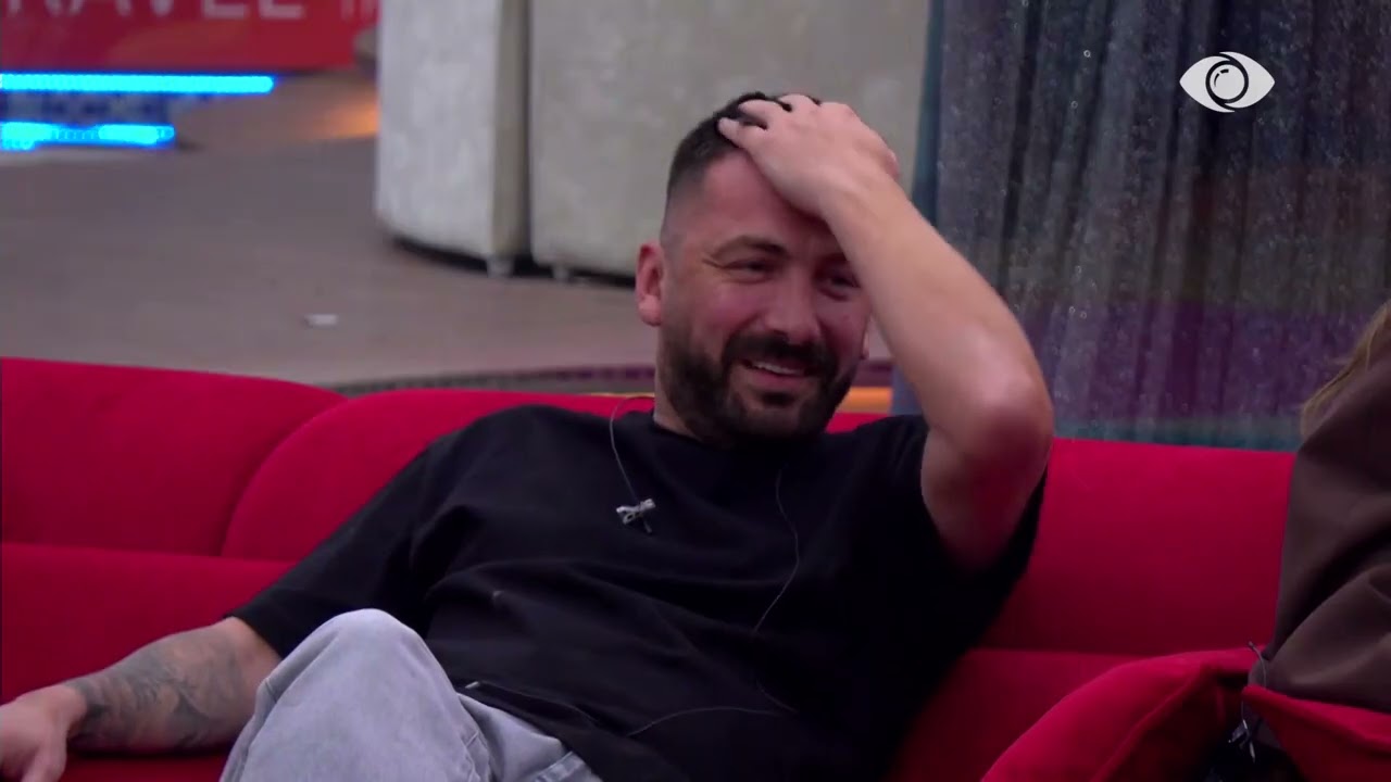 “Ti nuk e ke të gjatë, e ke prerë biletën…”/ Vserlo-Kellyt: Unë e kam të gjatë dhe të gjerë