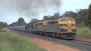 preview picture of video 'S303-B74-T341-T320-T378 Raywood Thur 14/10/10'