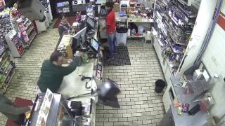 man flips out after having card declined