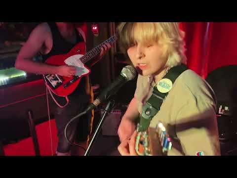 Closure - Kicksie