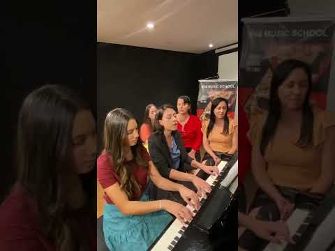 Hino 279 CCB - com @Ester.Alcantara