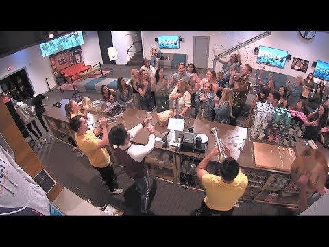 初めてのエレンショップのお客様は、大きなサプライズを受ける (First Ellen Shop Customers Get a Huge Surprise)