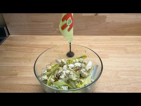 Salade d’endives, bleu d’Auvergne et noix/Endive salad, Auvergne blue cheese and walnuts