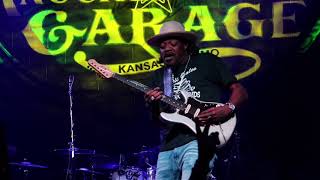 Eric Gales rippin it up on &quot;Swamp&quot; in the Garage @ Knuckleheads, 01 Feb 19