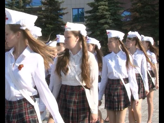 Маршируют каблуки