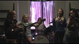 The Blondettes singing Wagon Wheel at the Forbis Studio