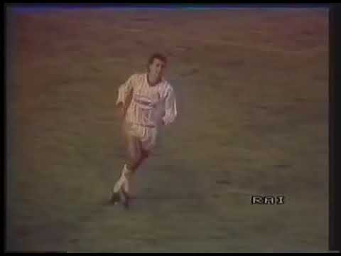 Pierre Littbarski (Colônia) - 06/11/1985 - Bohemians-TCH 2x4 Colônia - 1 gol