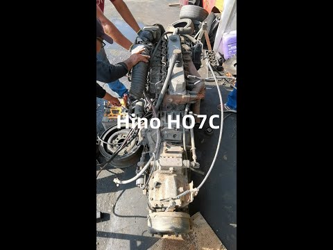 Hino Ranger FF HO7C 6.7-liter Diesel Engine Start Up