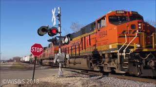preview picture of video 'Wall St Railroad Crossing [Double Catch] | Cassville, WI'