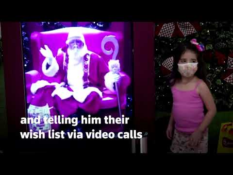 ブラジルの子供たちが事実上サンタに会う (Brazilian children meet Santa virtually)