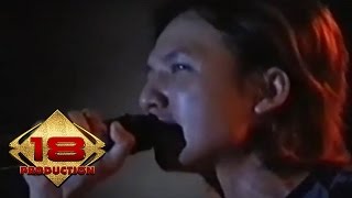 Caffeine - Hidupku Kan Damaikan Hatimu (Live Cirebon 16 Agustus 2006)