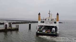 preview picture of video 'W.D.R.-Fähre Nordfriesland legt in Wyk auf Föhr an'