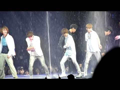 SHINee sings Love like of Oxygen at the Honda Center SMTown Live LA 2012