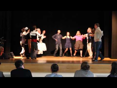 Danse Bretonne : Gavotte supplémentaire lors de la finale 2015 à Querrien