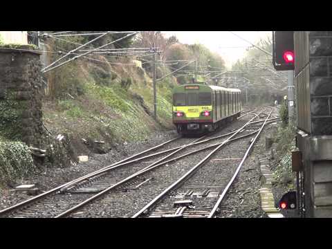 Irish Rail 8100 EMU 8132 + 8129 departs Malahide