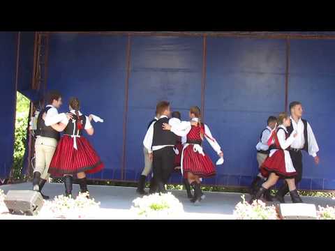 Dans popular maghiar cu ansamblul de dansuri din Vălenii de Mureș