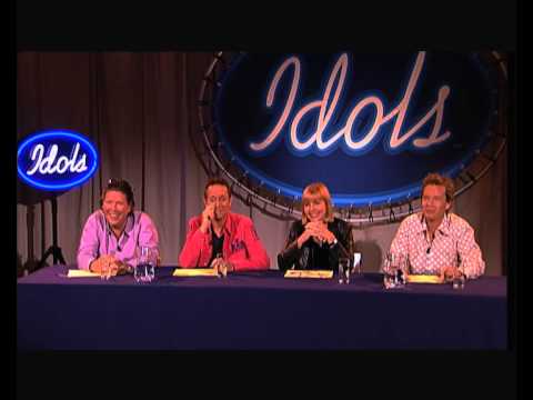 Hilarious audition of a candidate singing Replay - Audition - Idols season 1