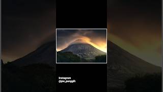 Download lagu Gunung Merapi Pagi ini Terbakar Hebat 🤩 Golden Sunrise ter the best ! mp3