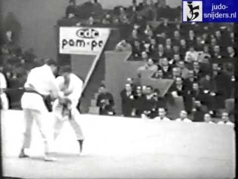 Judo 1961 Paris: Yves Reymond (FRA) - Manfred Matt (CAN) [open].