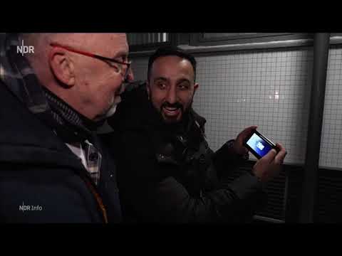 Straße oder Uni Mashood Khan beim NDR Schleswig Holstein Magazin Norderstedt Jugendarbeit