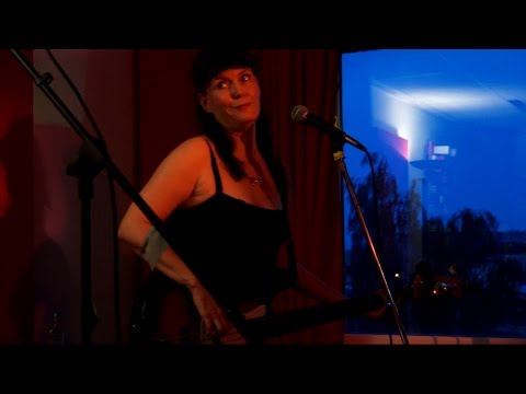 Donut Heart - Flirtaholics Anonymous, live at Music Madness