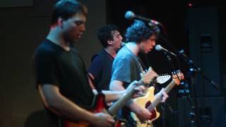 Twin Peaks - Holding Roses (Live @ The Irenic)