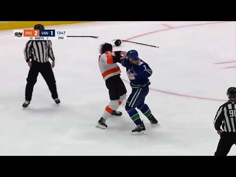 Zack MacEwen (Philadelphia Flyers) vs Luke Schenn (Vancouver Canucks) 10/28/21