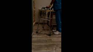 Deambulatore due ruote due puntali chiudibile