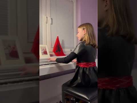 Riga Memeti - Mora fjalë (  Piano cover )