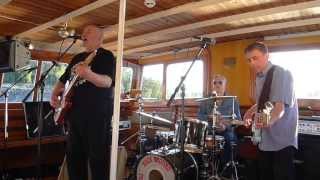 Ducks Deluxe - Never Get Married On A Saturday Night