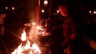 preview picture of video '13.9.2013: Country Life. Apple pie over an open fire'