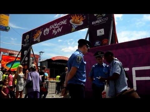 Security tightened at Kiev's Euro 2012 fan zone