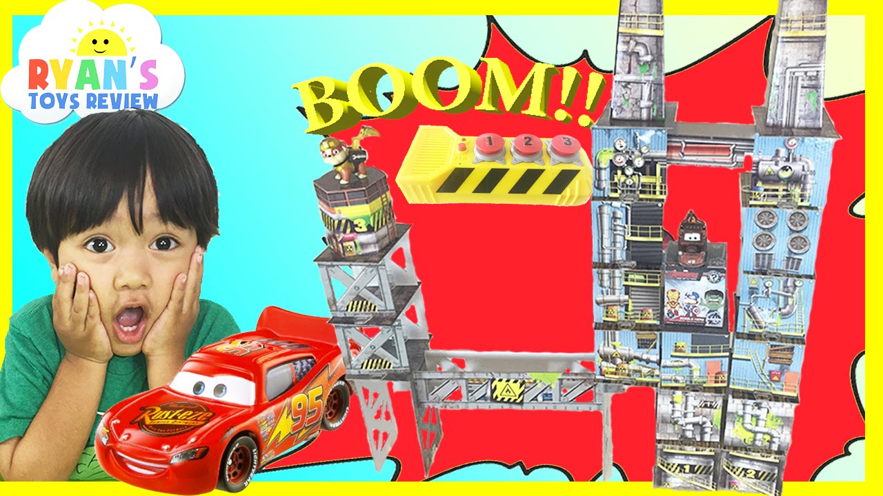 Ryan plays SmartLab Toys Demolition Lab Triple Blast Warehouse