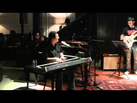 Tompi ft. Idang Rasdiji II - Tenderly @ Mostly Jazz 15/10/11 [HD]