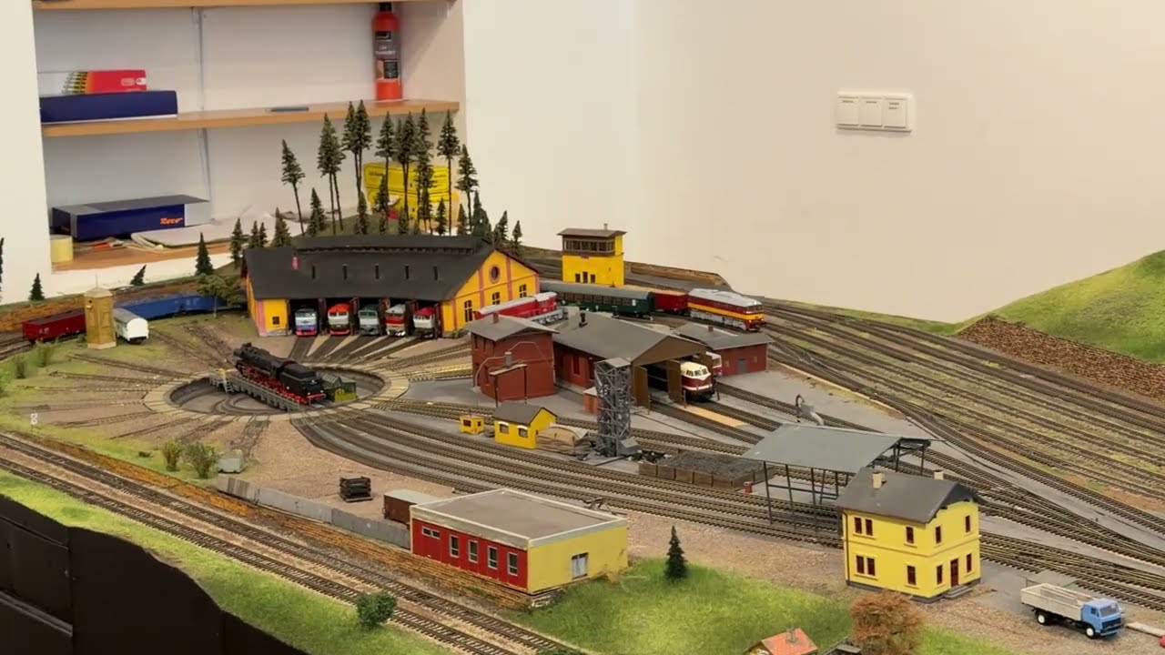Железнодорожный макет в музее Лужна у Раковника / Model railway at Luzna u Rakovnika museum