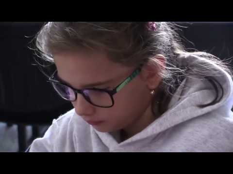 dievčatá ZŠ 1.1.   Nina Holeštiaková -  WFM Lucia Ševčíková 0:1