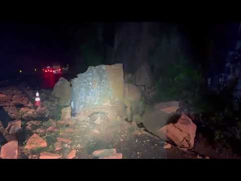 Pedra desaba e por segurança BR 277 é interditada na Serra da Esperança